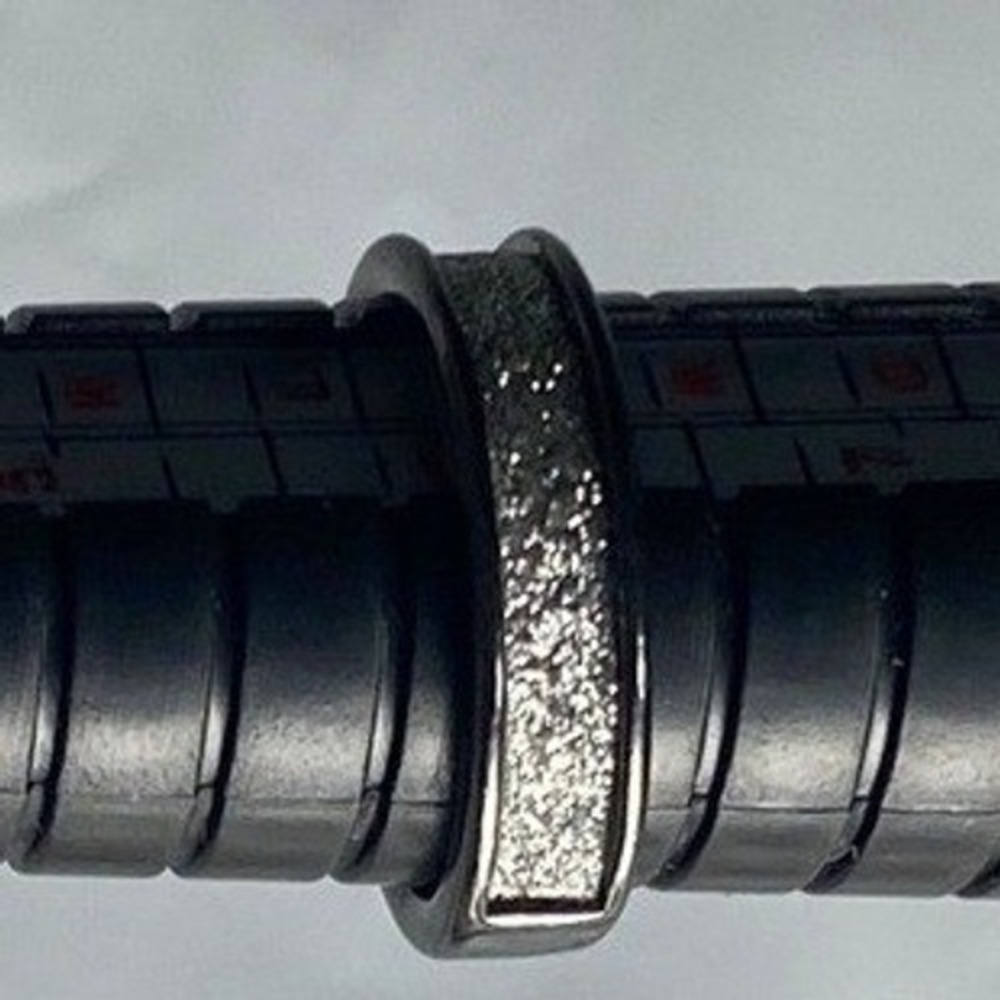 Womens Band Ring Silver Tone White Stone Inlaid Simple Elegant‎ Ring Size 6